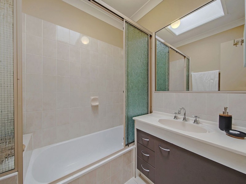 2/16 Adelaide Street, Carina QLD 4152