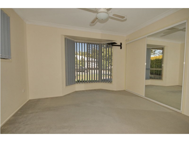 11 Poinciana Street, Wynnum West QLD 4178