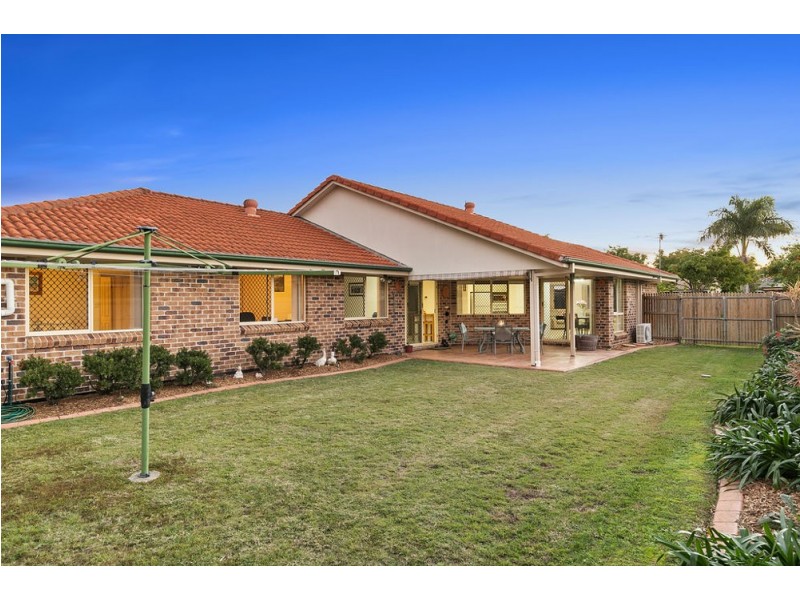 5 Miles Crescent, Manly West QLD 4179