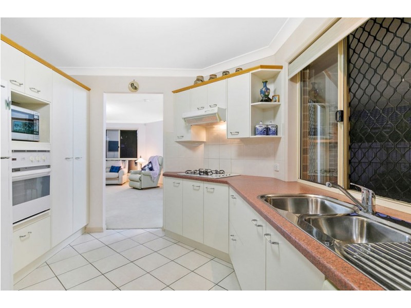 5 Miles Crescent, Manly West QLD 4179