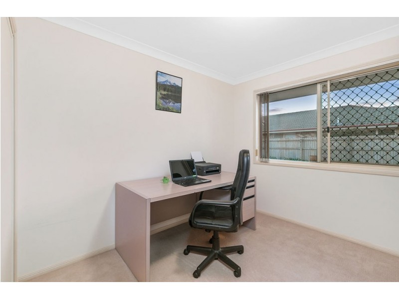 5 Miles Crescent, Manly West QLD 4179