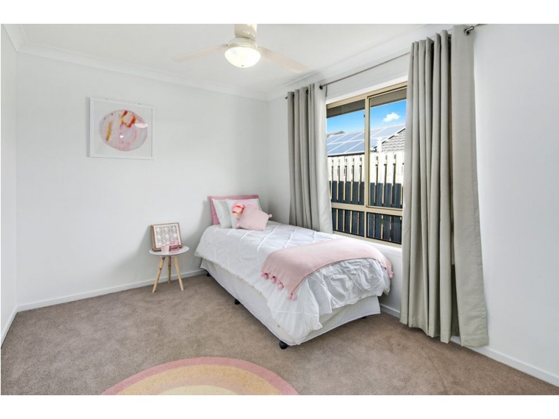 4 Brighton Ct, Wakerley QLD 4154