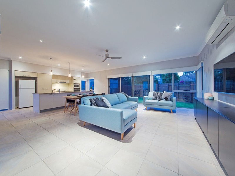 22 Franklin Street, Wakerley QLD 4154