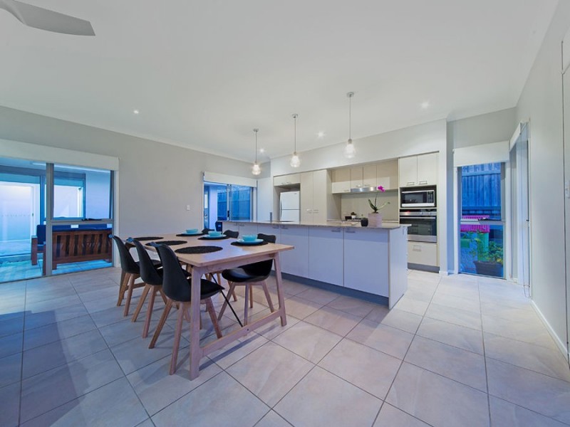 22 Franklin Street, Wakerley QLD 4154