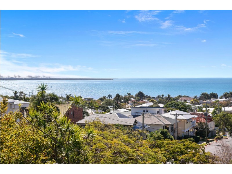 96 Carlton Terrace, Manly QLD 4179