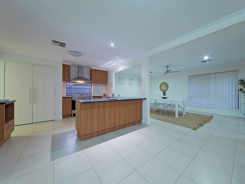 9 Higgs Circuit, Wynnum West QLD 4178