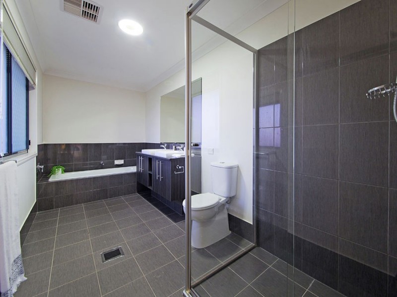 9 Higgs Circuit, Wynnum West QLD 4178