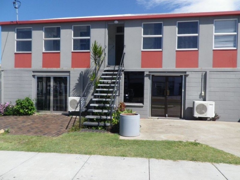 24 Thorne Street, Wynnum QLD 4178