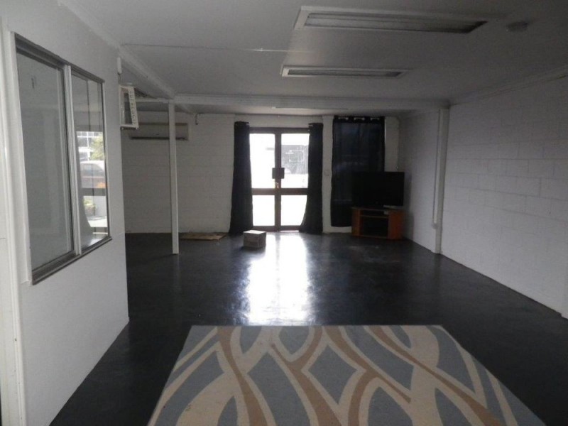 24 Thorne Street, Wynnum QLD 4178