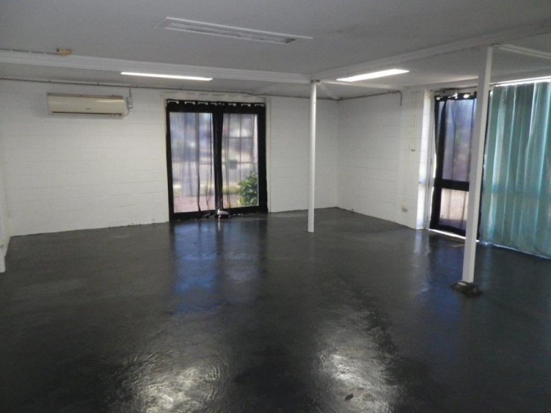 24 Thorne Street, Wynnum QLD 4178