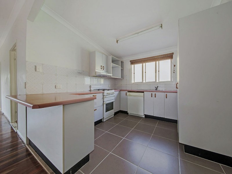 24 Foch Street, Wynnum West QLD 4178