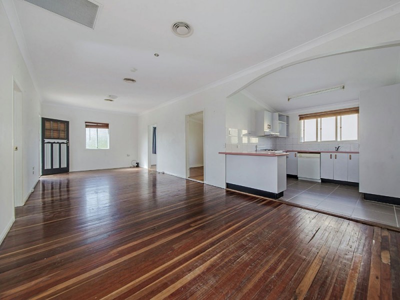 24 Foch Street, Wynnum West QLD 4178