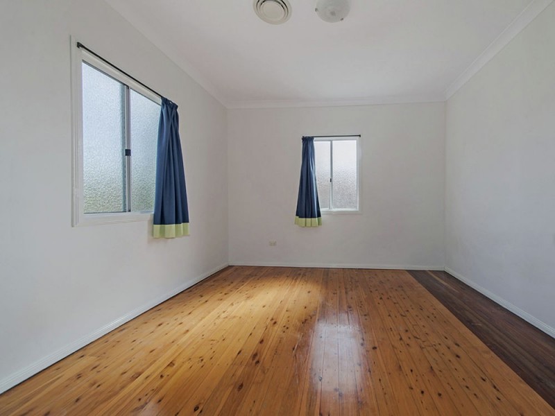 24 Foch Street, Wynnum West QLD 4178