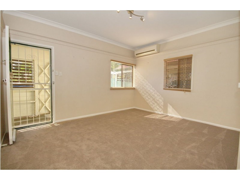 130 Sibley Rd, Wynnum West QLD 4178