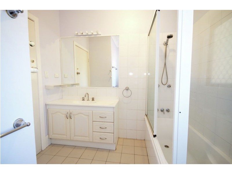 130 Sibley Rd, Wynnum West QLD 4178