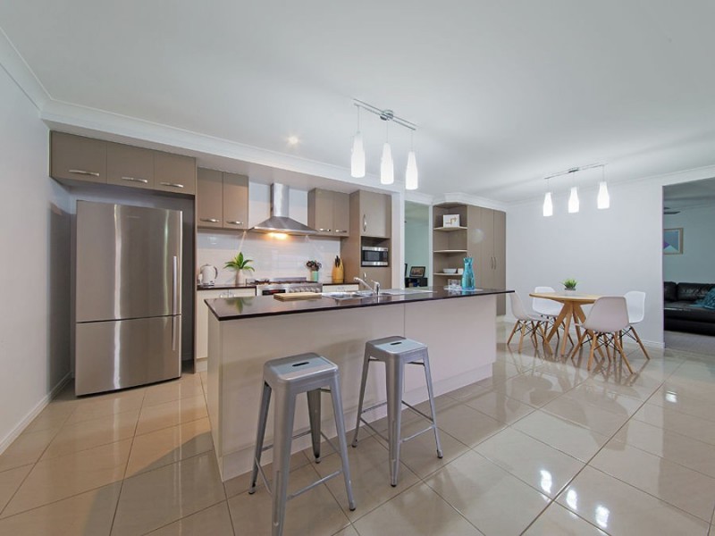 1 Ribblesdale Place, Gumdale QLD 4154