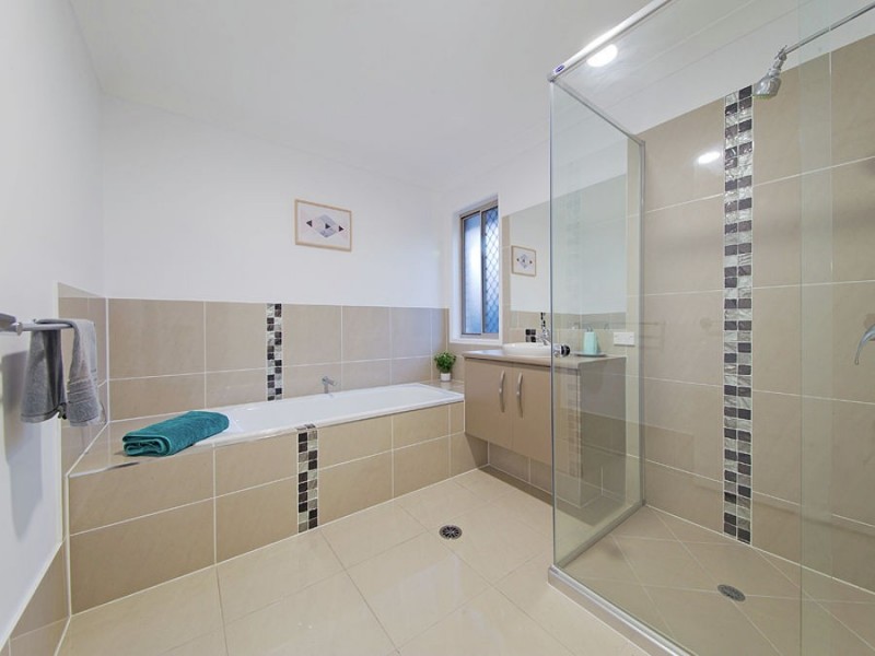 1 Ribblesdale Place, Gumdale QLD 4154