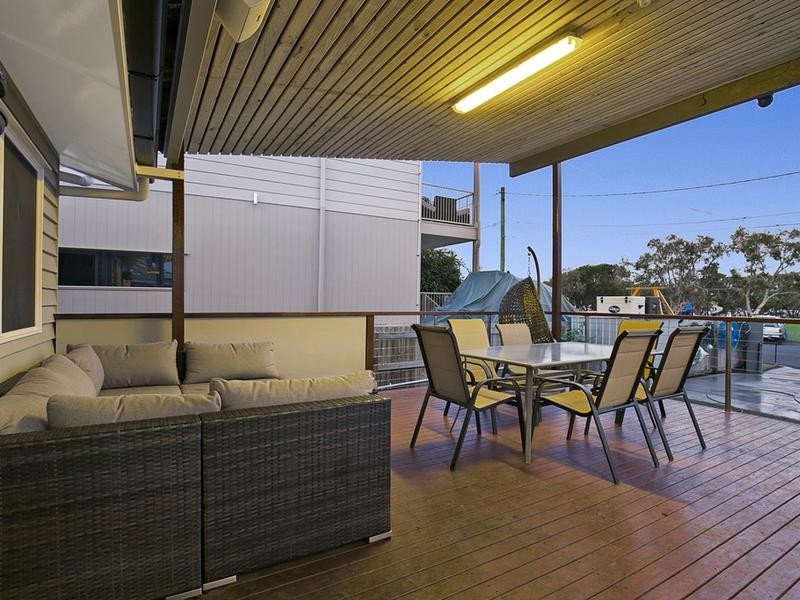 827 Esplanade, Lota QLD 4179