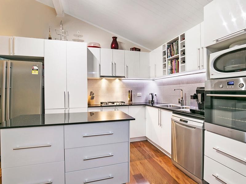 827 Esplanade, Lota QLD 4179