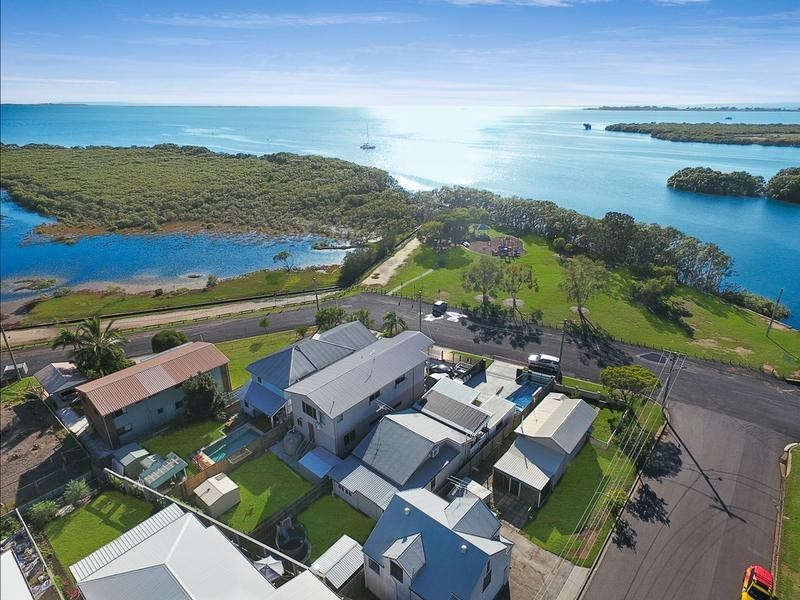 827 Esplanade, Lota QLD 4179