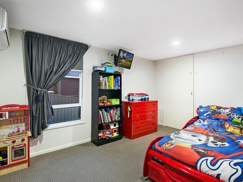 827 Esplanade, Lota QLD 4179