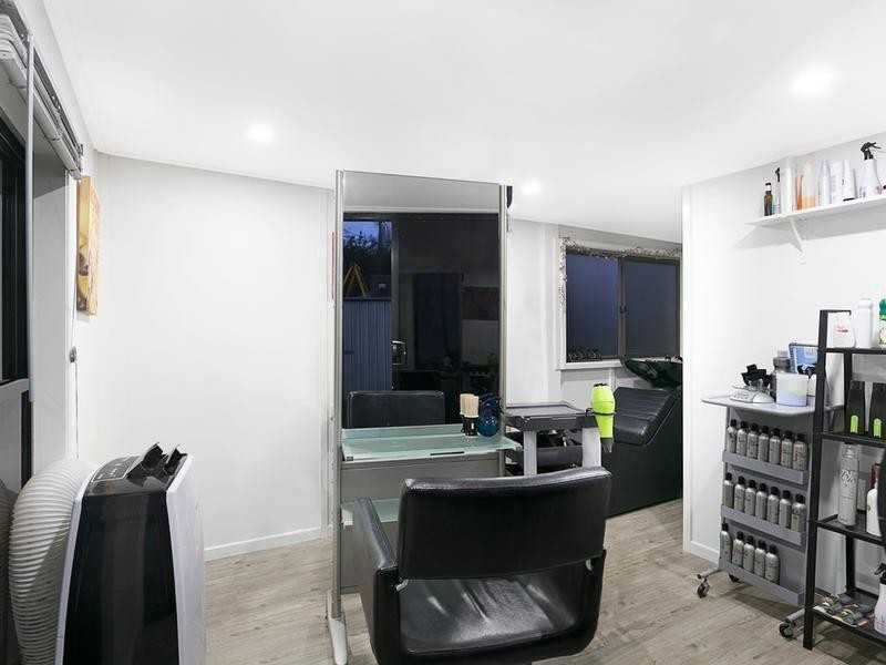 827 Esplanade, Lota QLD 4179