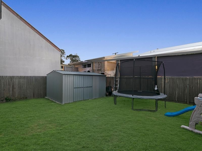 827 Esplanade, Lota QLD 4179