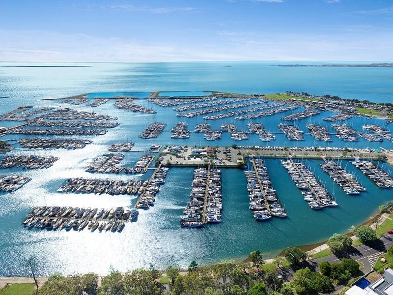 827 Esplanade, Lota QLD 4179