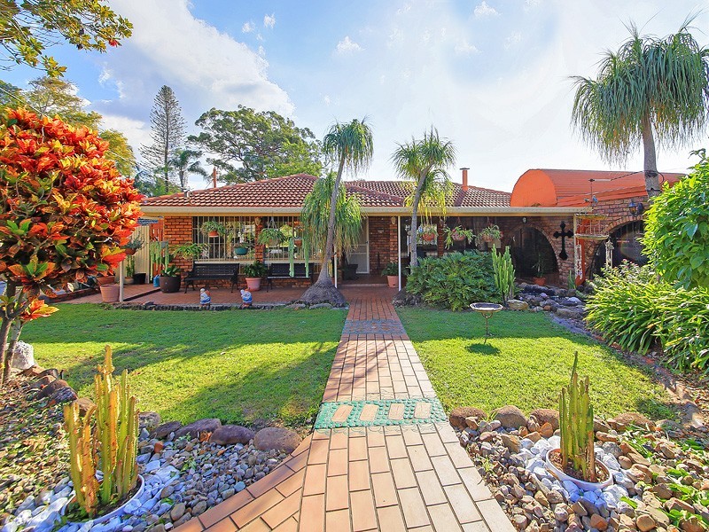 24 Morden Street, Birkdale QLD 4159