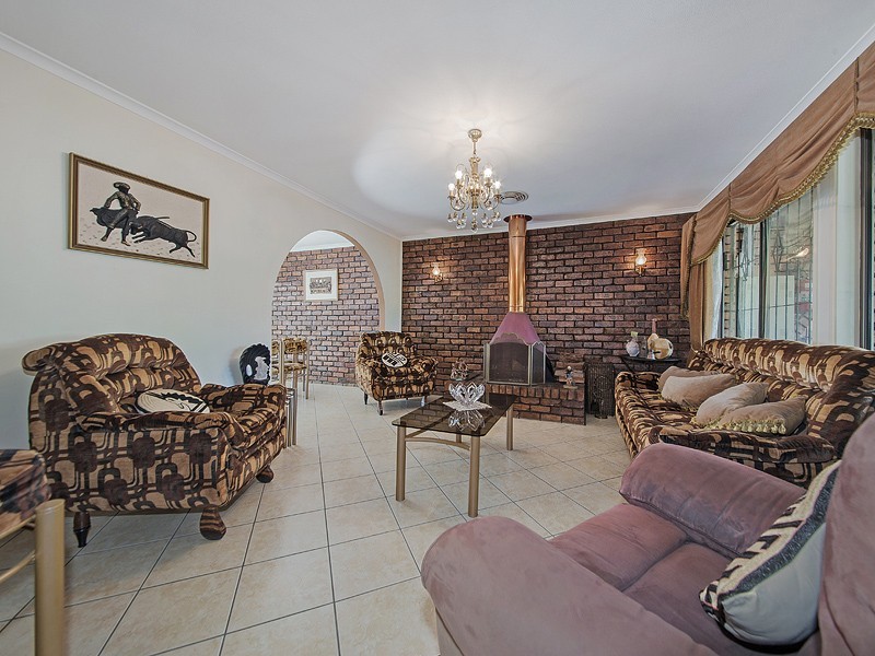 24 Morden Street, Birkdale QLD 4159