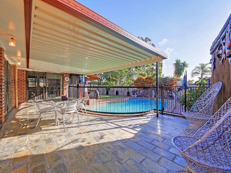 24 Morden Street, Birkdale QLD 4159