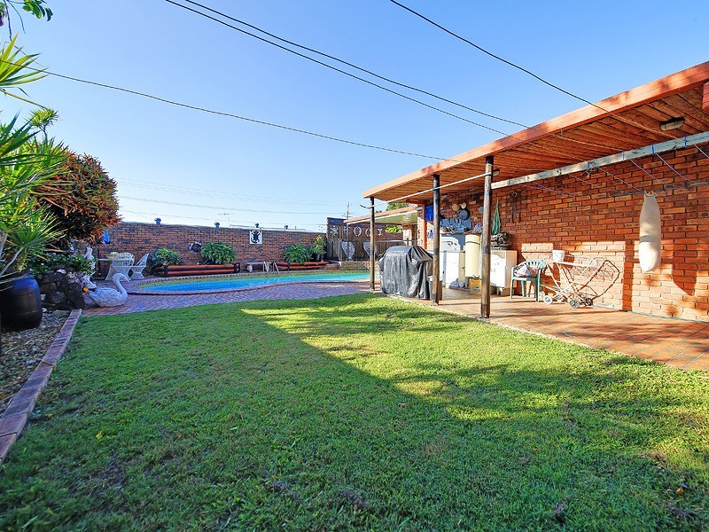 24 Morden Street, Birkdale QLD 4159