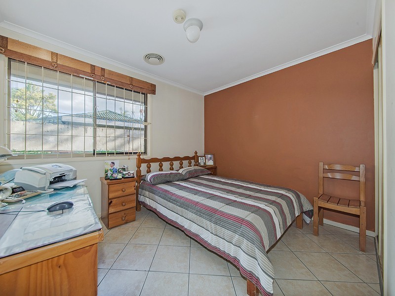 24 Morden Street, Birkdale QLD 4159