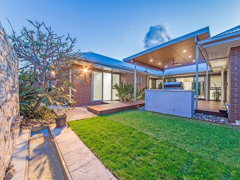 72 Moss Road, Wakerley QLD 4154