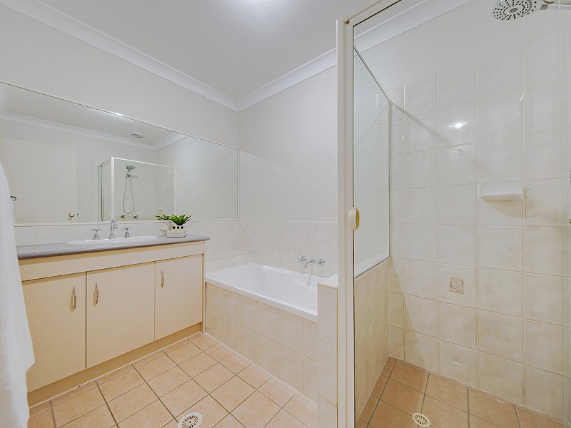106 Hargreaves Road, Manly West QLD 4179