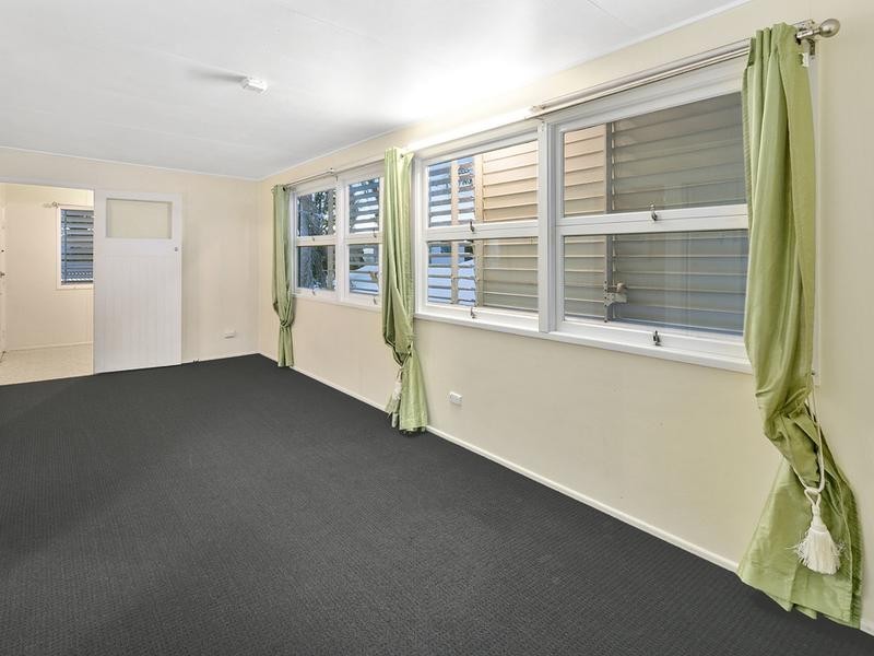 4 Grattan Tce, Wynnum QLD 4178