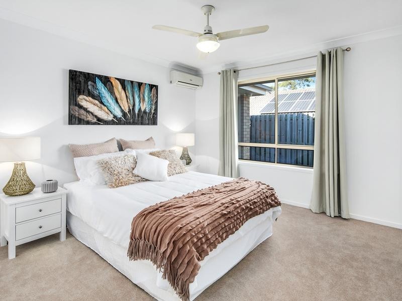 4 Brighton Ct, Wakerley QLD 4154