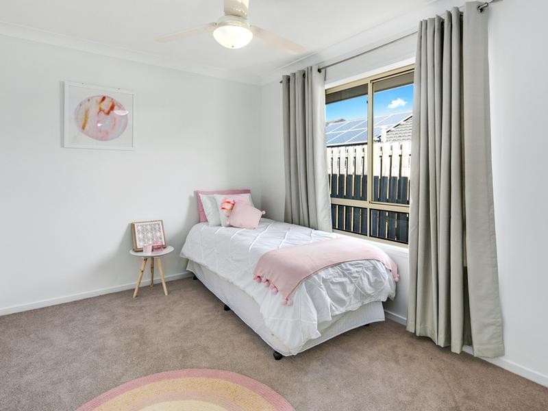 4 Brighton Ct, Wakerley QLD 4154