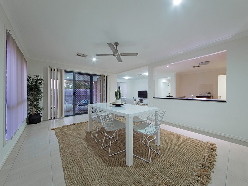 9 Higgs Circuit, Wynnum West QLD 4178