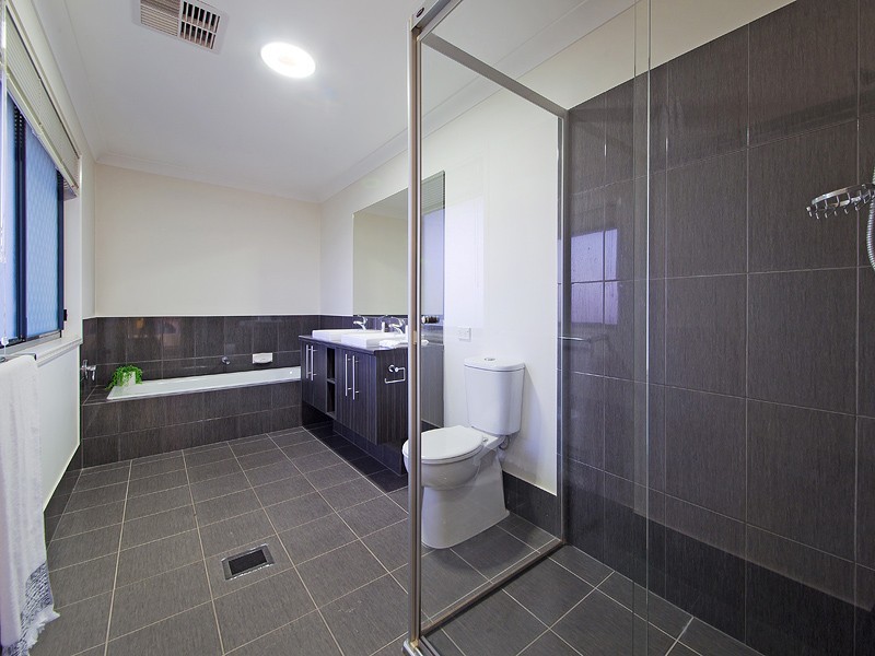 9 Higgs Circuit, Wynnum West QLD 4178