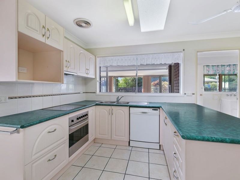 98 Randall Rd, Wynnum West QLD 4178