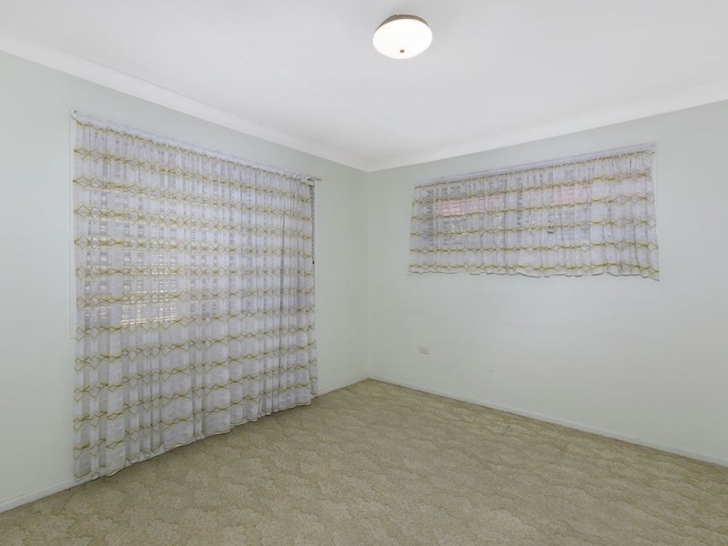 98 Randall Rd, Wynnum West QLD 4178