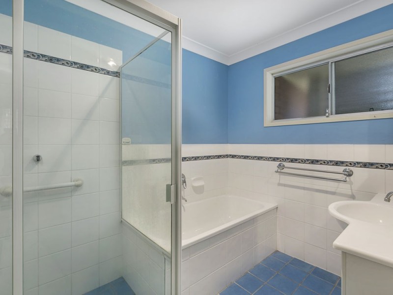 98 Randall Rd, Wynnum West QLD 4178