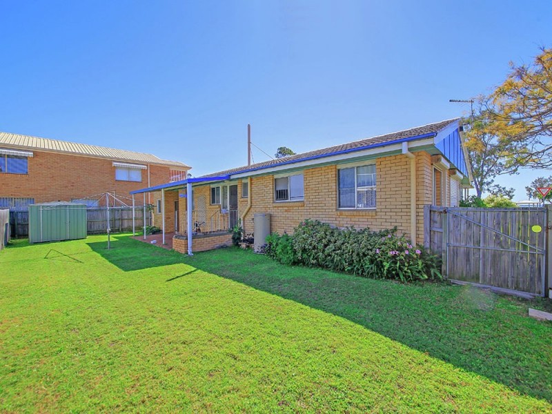 319 Upper Esplanade, Manly QLD 4179