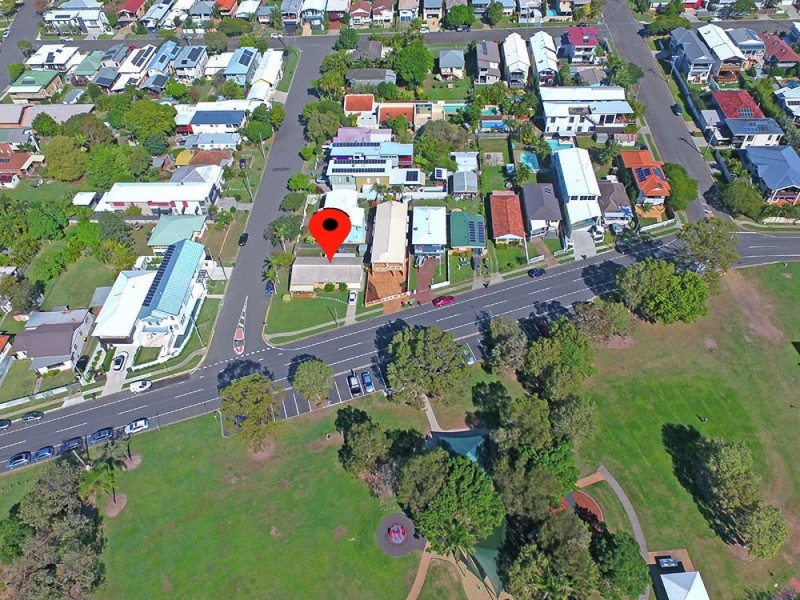 319 Upper Esplanade, Manly QLD 4179