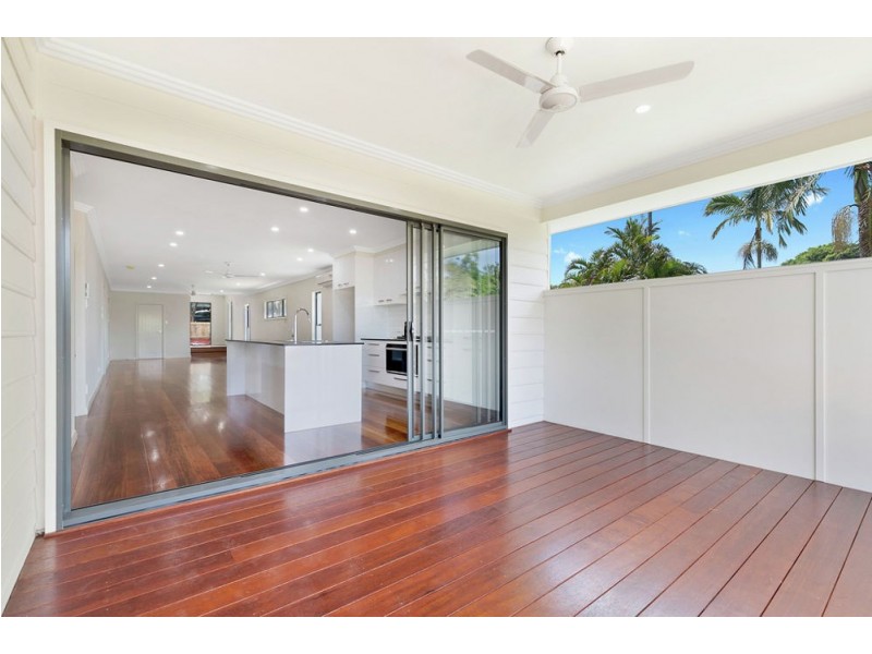 21a Barrinia Street, Manly QLD 4179