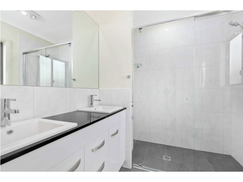 21a Barrinia Street, Manly QLD 4179