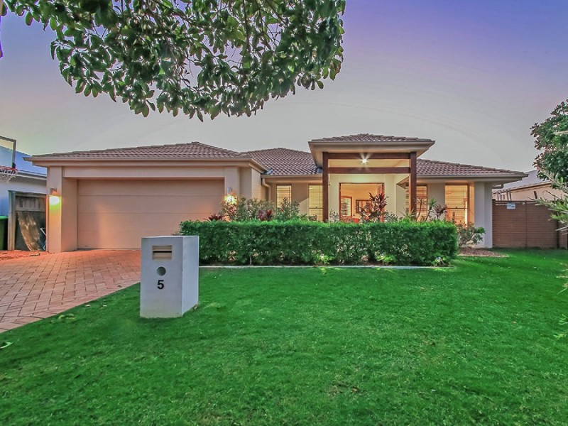 5 Brush Box Place, Wakerley QLD 4154