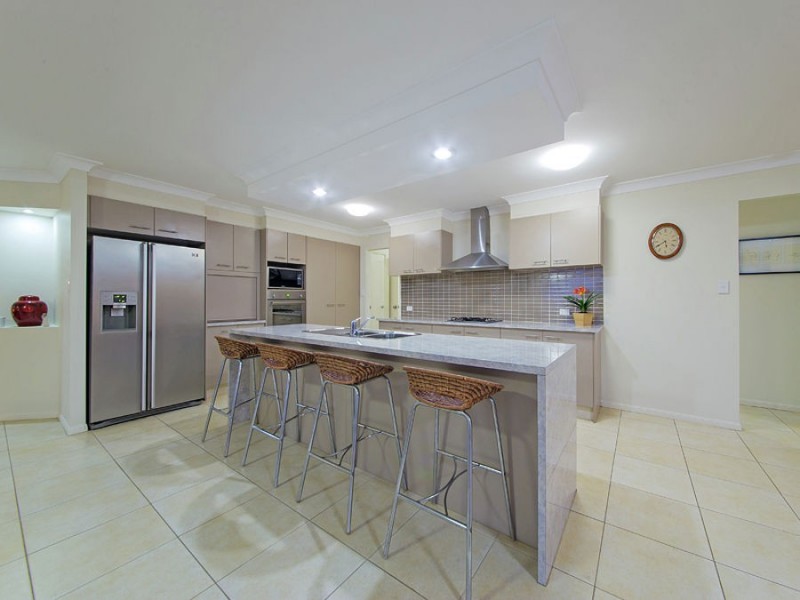 5 Brush Box Place, Wakerley QLD 4154