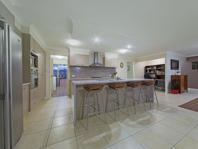 5 Brush Box Place, Wakerley QLD 4154